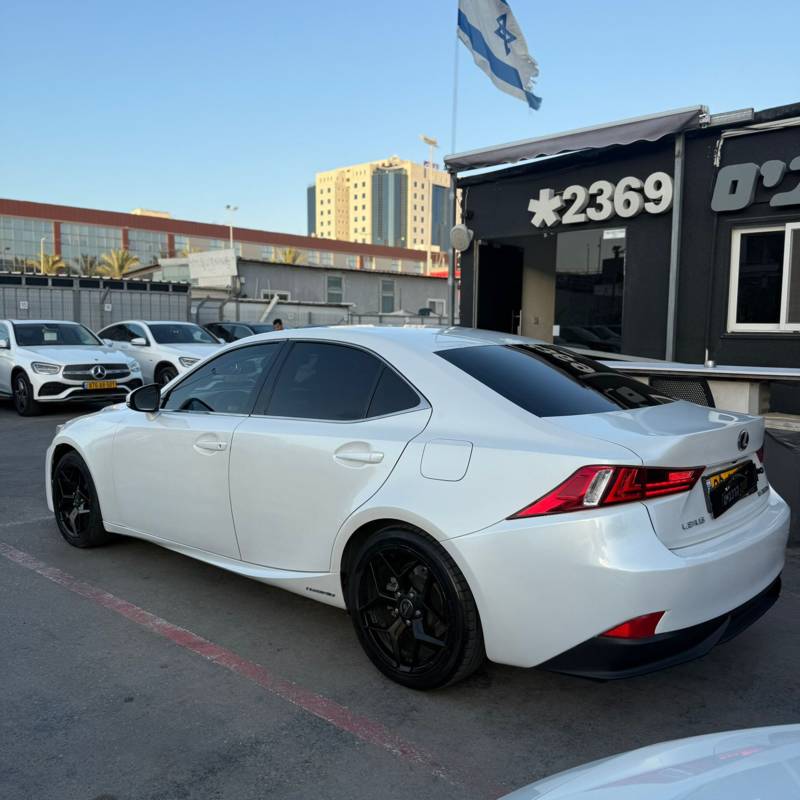  LEXUS IS300H -  6