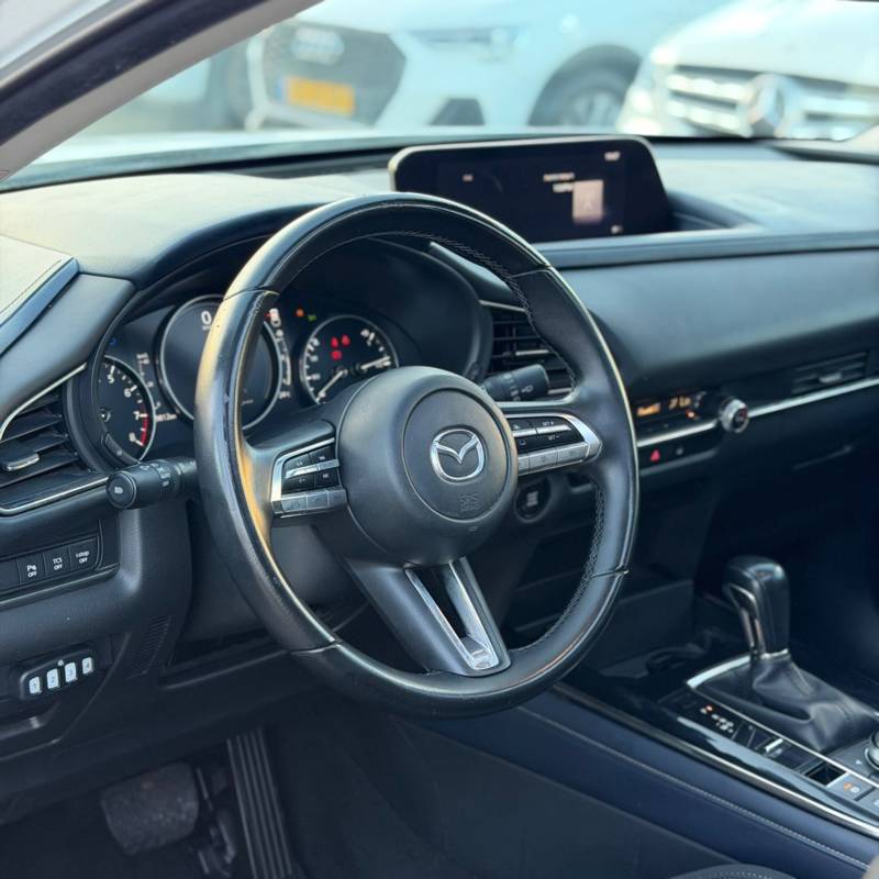 ���� MAZDA CX-30 - ����� 7