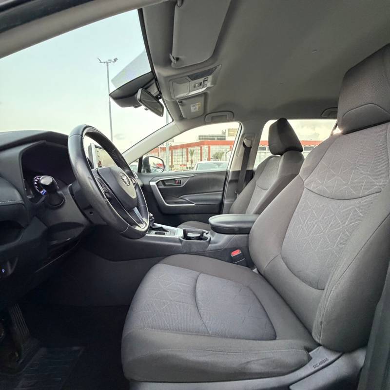 ������ RAV 4 HYBRID - ����� 8