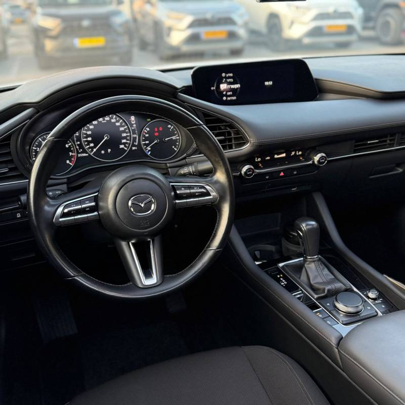  MAZDA 3 -  8