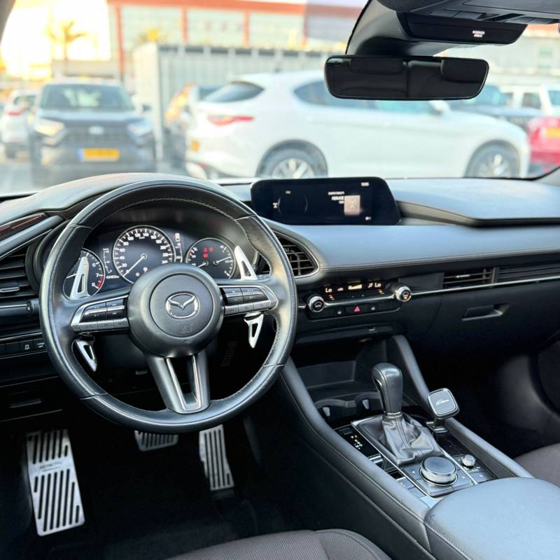  MAZDA3 -  8