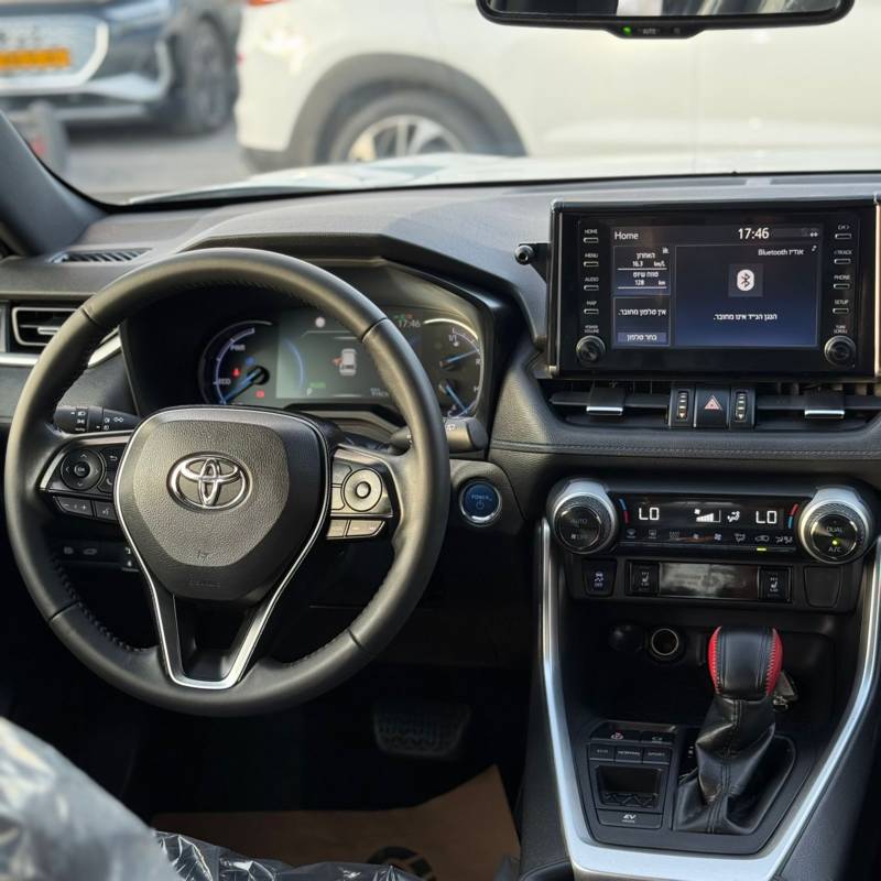  RAV 4 HYBRID -  8