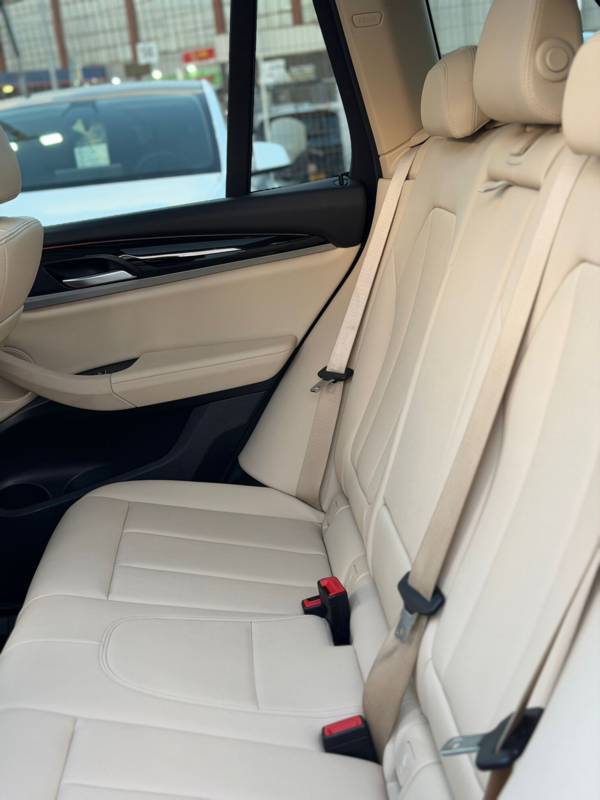 � � �� X3 XDRIVE20D - ����� 8