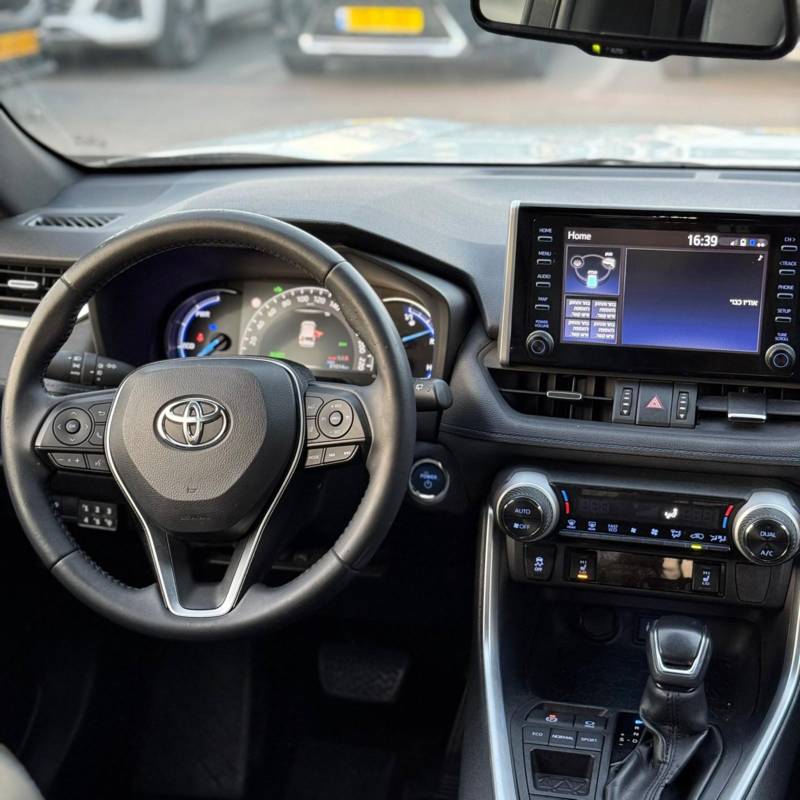  RAV 4 HYBRID -  8