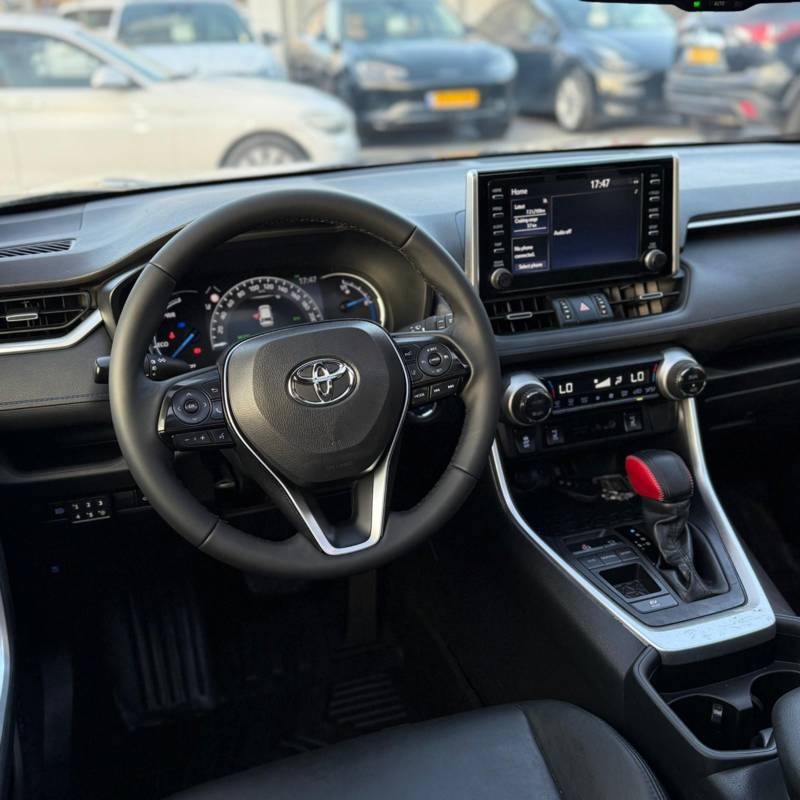  RAV 4 HYBRID -  8