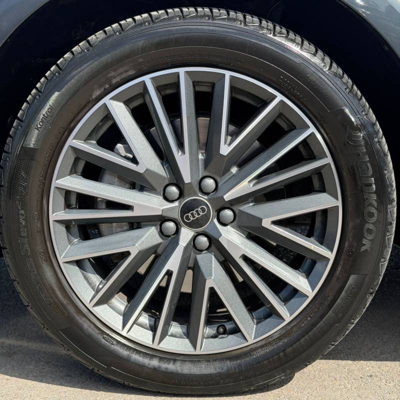 ����� Q3 SPORTBACK - ����� 9