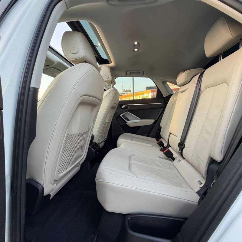 ����� Q3 SPORTBACK - ����� 9