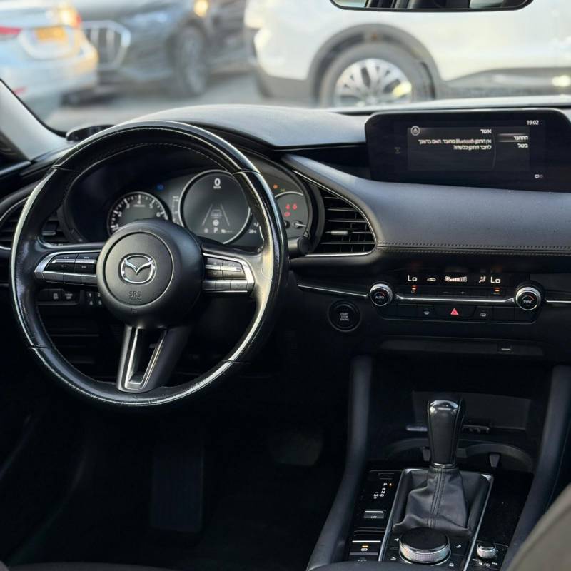  MAZDA 3 -  9
