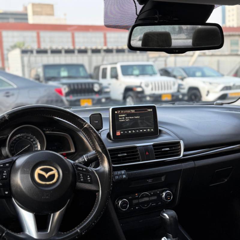  MAZDA 3 -  9