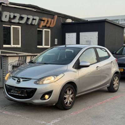  MAZDA 2