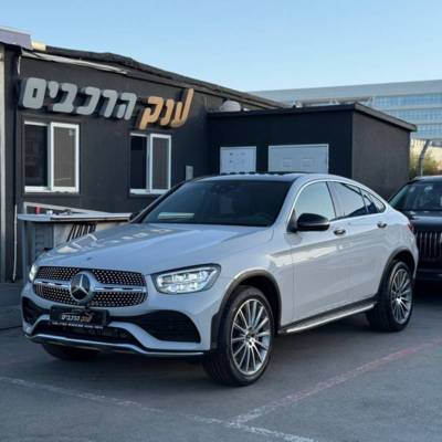  GLC300 E 4MATIC