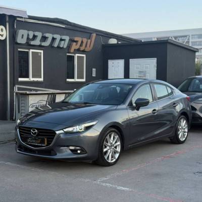  MAZDA 3