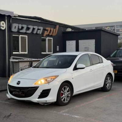  MAZDA 3