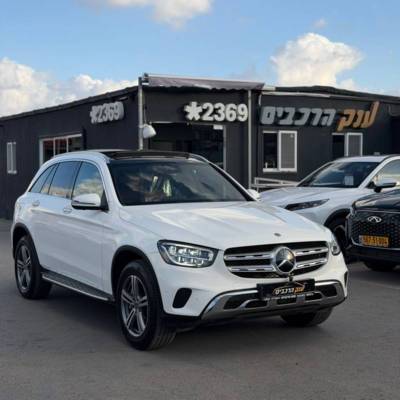 �����&nbsp;GLC300E 4MATIC