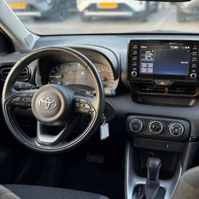 YARIS -  10