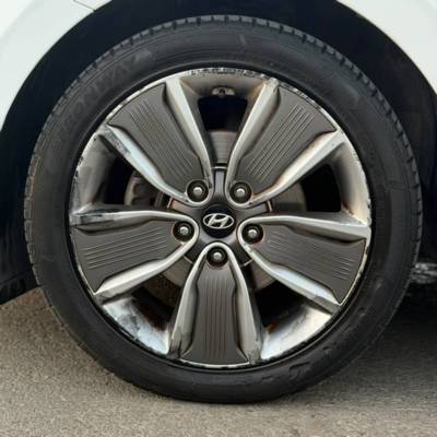 ������ IONIQ HYBRID - ����� 10