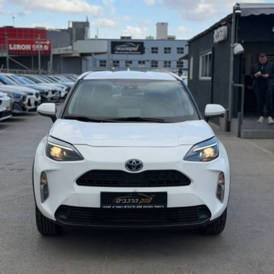 ������ YARIS CROSS HSD - ����� 2
