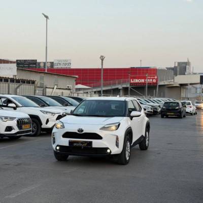 ������ YARIS CROSS HSD - ����� 3