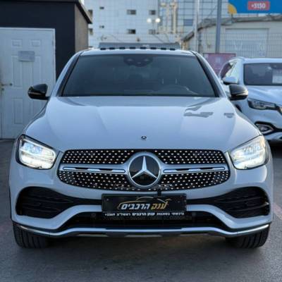  GLC300 E 4MATIC -  3