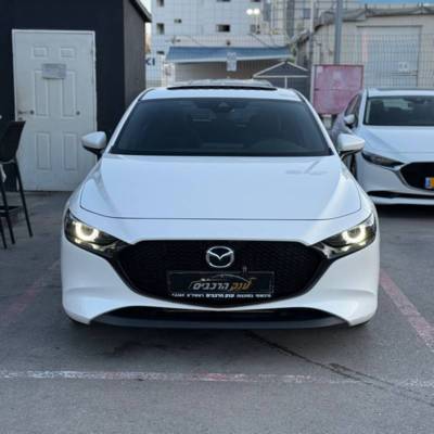  MAZDA3 -  3