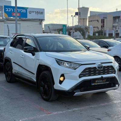  RAV 4 HYBRID -  3