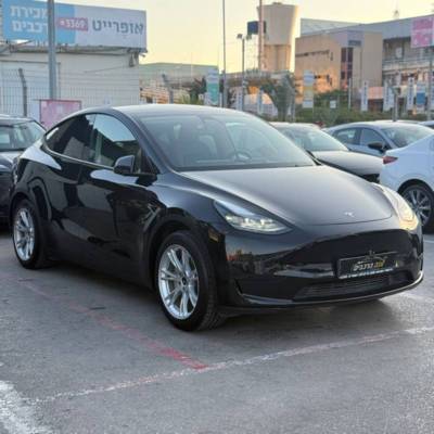  MODEL Y -  3