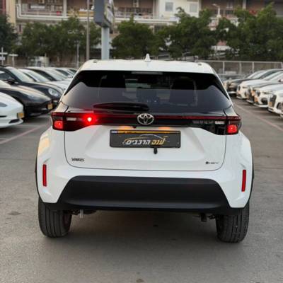 ������ YARIS CROSS HSD - ����� 4