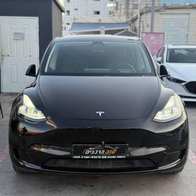  MODEL Y -  4