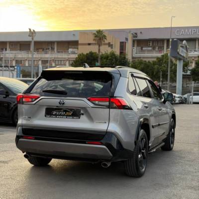 ������ RAV 4 HYBRID - ����� 5