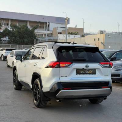 ������ RAV 4 HYBRID - ����� 5