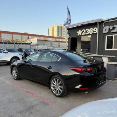  MAZDA 3 -  5