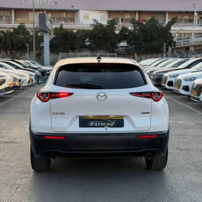 ���� MAZDA CX-30 - ����� 5