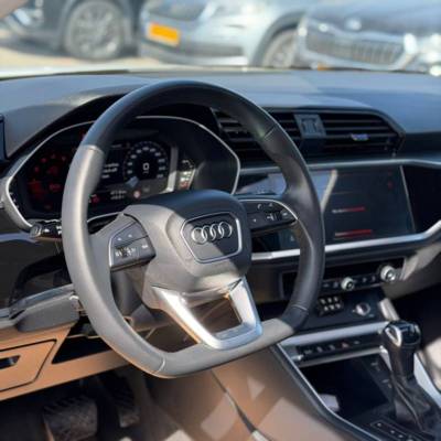 ����� Q3 SPORTBACK - ����� 6