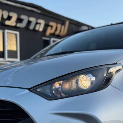  YARIS -  6