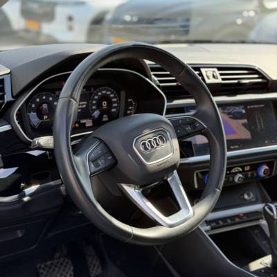 ����� Q3 SPORTBACK - ����� 6