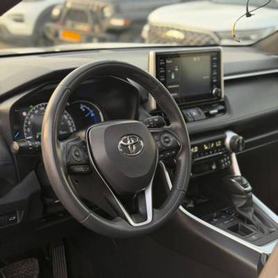 ������ RAV 4 HYBRID - ����� 6