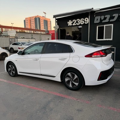������ IONIQ HYBRID - ����� 6