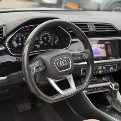 ����� Q3 SPORTBACK - ����� 6