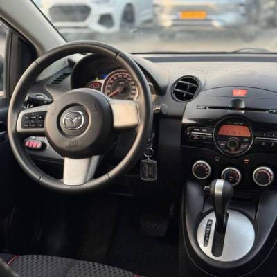  MAZDA 2 -  8