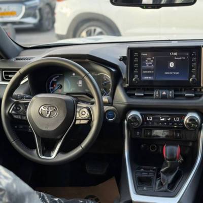  RAV 4 HYBRID -  8