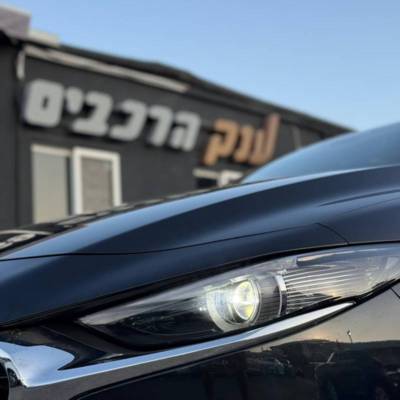  MAZDA 3 -  8