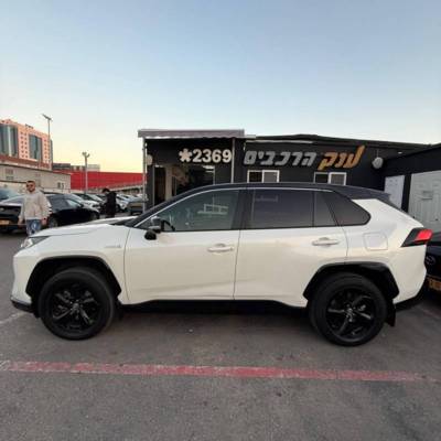  RAV 4 HYBRID -  9